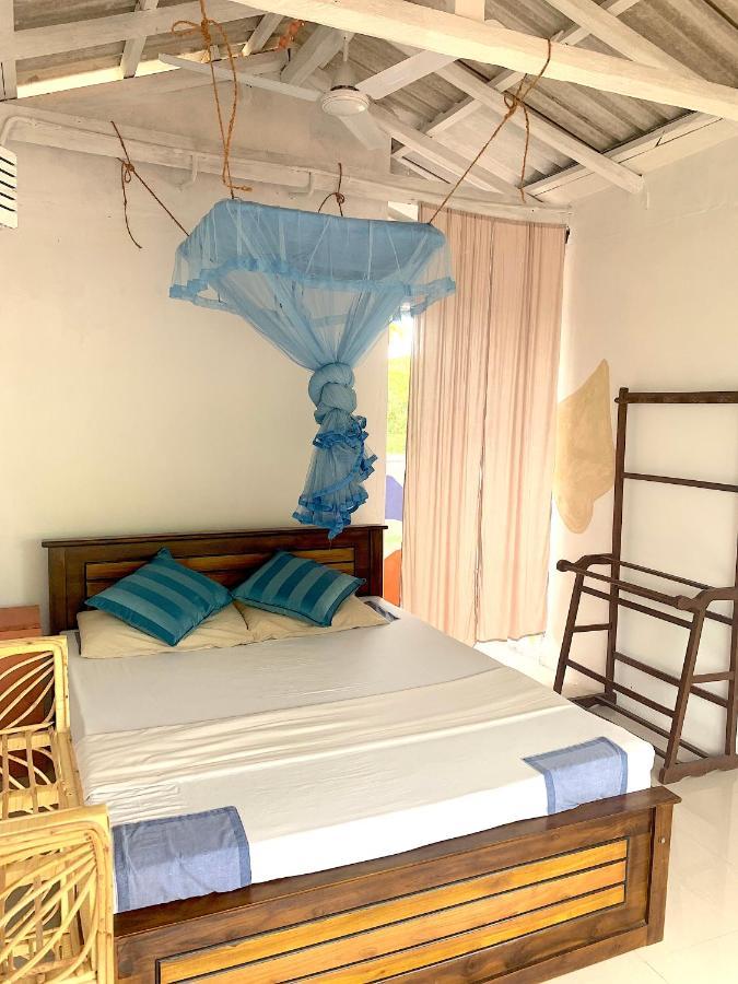 Salty Fish Mirissa Hotel Bagian luar foto