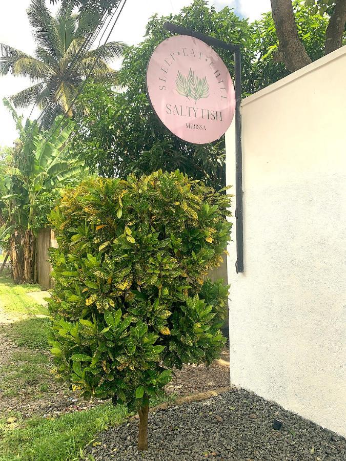 Salty Fish Mirissa Hotel Bagian luar foto